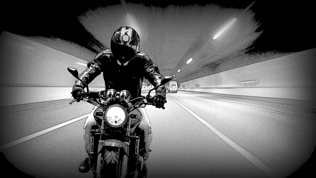 Veilig en stijlvol motorrijden: van helmen tot communicatiesystemen